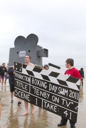 tenby boxing day swim 26 sm.jpg